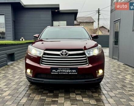 Красный Тойота Хайлендер, объемом двигателя 3.5 л и пробегом 205 тыс. км за 21900 $, фото 1 на Automoto.ua
