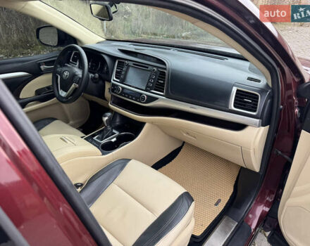 Красный Тойота Хайлендер, объемом двигателя 3.49 л и пробегом 224 тыс. км за 17300 $, фото 29 на Automoto.ua