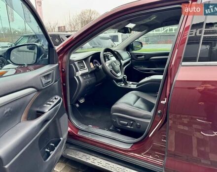 Красный Тойота Хайлендер, объемом двигателя 3.5 л и пробегом 205 тыс. км за 21900 $, фото 11 на Automoto.ua