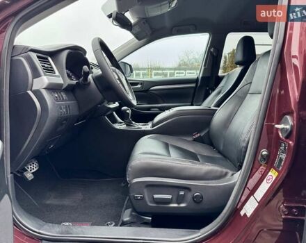 Красный Тойота Хайлендер, объемом двигателя 3.5 л и пробегом 205 тыс. км за 21900 $, фото 12 на Automoto.ua