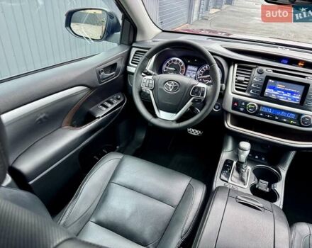 Красный Тойота Хайлендер, объемом двигателя 3.5 л и пробегом 205 тыс. км за 21900 $, фото 31 на Automoto.ua