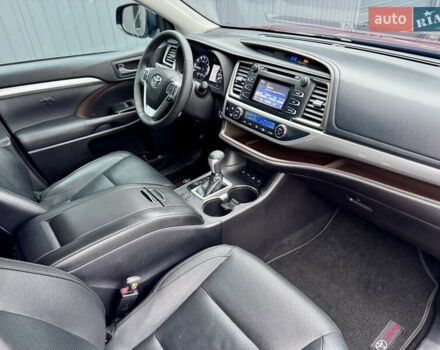 Красный Тойота Хайлендер, объемом двигателя 3.5 л и пробегом 205 тыс. км за 21900 $, фото 43 на Automoto.ua