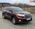 Красный Тойота Хайлендер, объемом двигателя 3.49 л и пробегом 224 тыс. км за 17300 $, фото 3 на Automoto.ua