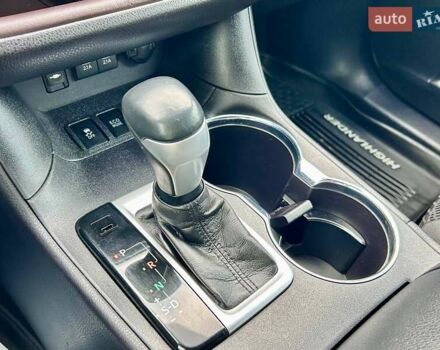 Красный Тойота Хайлендер, объемом двигателя 3.5 л и пробегом 77 тыс. км за 26400 $, фото 26 на Automoto.ua