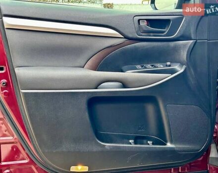 Красный Тойота Хайлендер, объемом двигателя 3.5 л и пробегом 77 тыс. км за 26400 $, фото 12 на Automoto.ua