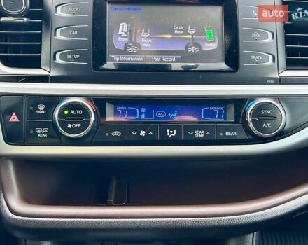 Красный Тойота Хайлендер, объемом двигателя 3.5 л и пробегом 77 тыс. км за 26400 $, фото 24 на Automoto.ua