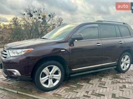 Красный Тойота Хайлендер, объемом двигателя 3.46 л и пробегом 273 тыс. км за 15900 $, фото 1 на Automoto.ua