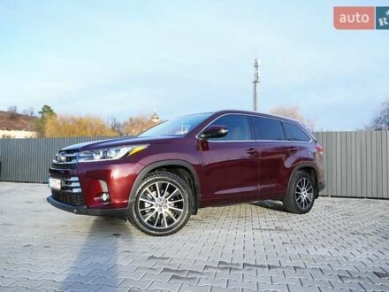 Красный Тойота Хайлендер, объемом двигателя 3.46 л и пробегом 132 тыс. км за 30900 $, фото 1 на Automoto.ua