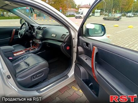 Тойота Хайлендер, объемом двигателя 3.5 л и пробегом 280 тыс. км за 15600 $, фото 1 на Automoto.ua