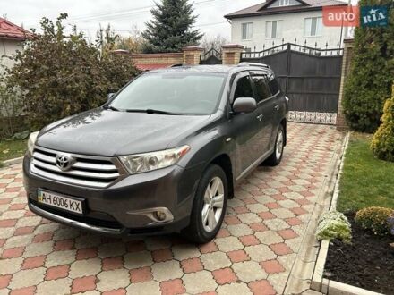 Тойота Хайлендер 2012 в Славянске на Automoto.ua Тойота Хайлендер, объемом двигателя 3.46 л и пробегом 278 тыс. км за 18000 $, фото 1 на Automoto.ua
