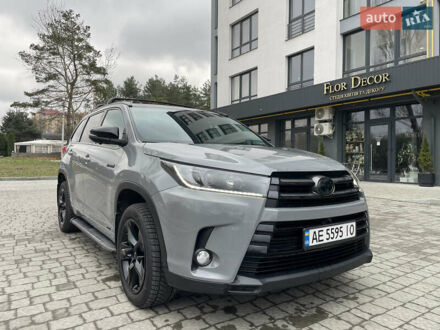 Тойота Хайлендер 2017 в Львове на Automoto.ua Тойота Хайлендер, объемом двигателя 3.46 л и пробегом 136 тыс. км за 28200 $, фото 1 на Automoto.ua