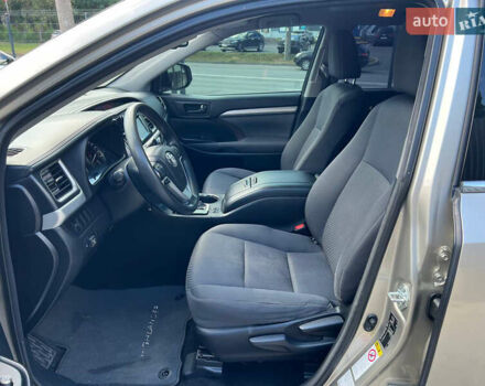 Жовтий Тойота Хайлендер, об'ємом двигуна 3.5 л та пробігом 235 тис. км за 19999 $, фото 3 на Automoto.ua