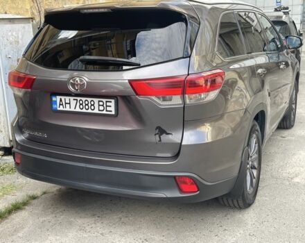 Серый Тойота Хайлендер, объемом двигателя 2.7 л и пробегом 172 тыс. км за 30098 $, фото 2 на Automoto.ua