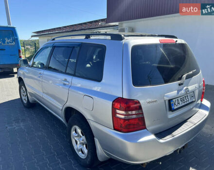 Серый Тойота Хайлендер, объемом двигателя 2.4 л и пробегом 300 тыс. км за 7700 $, фото 4 на Automoto.ua