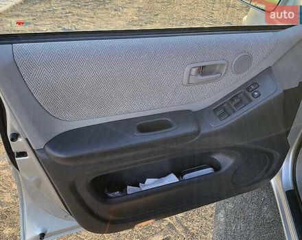 Серый Тойота Хайлендер, объемом двигателя 2.4 л и пробегом 300 тыс. км за 7700 $, фото 12 на Automoto.ua