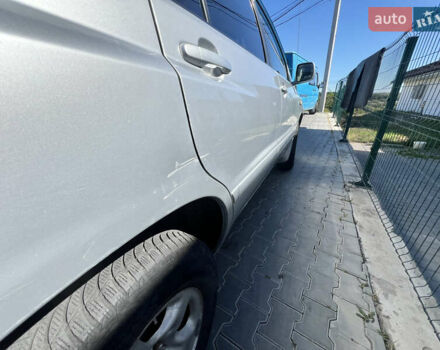 Серый Тойота Хайлендер, объемом двигателя 2.4 л и пробегом 300 тыс. км за 7700 $, фото 10 на Automoto.ua