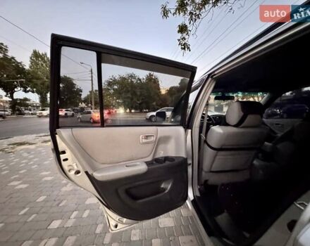 Серый Тойота Хайлендер, объемом двигателя 2.4 л и пробегом 279 тыс. км за 7999 $, фото 58 на Automoto.ua