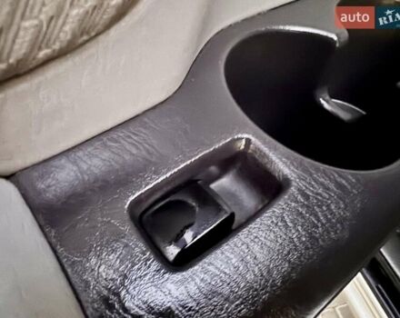 Серый Тойота Хайлендер, объемом двигателя 2.4 л и пробегом 279 тыс. км за 7999 $, фото 61 на Automoto.ua