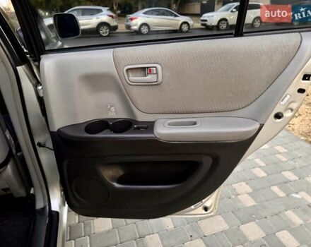 Серый Тойота Хайлендер, объемом двигателя 2.4 л и пробегом 279 тыс. км за 7999 $, фото 50 на Automoto.ua