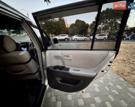 Серый Тойота Хайлендер, объемом двигателя 2.4 л и пробегом 279 тыс. км за 7999 $, фото 47 на Automoto.ua