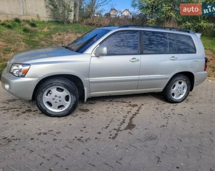 Серый Тойота Хайлендер, объемом двигателя 3.3 л и пробегом 250 тыс. км за 10000 $, фото 2 на Automoto.ua
