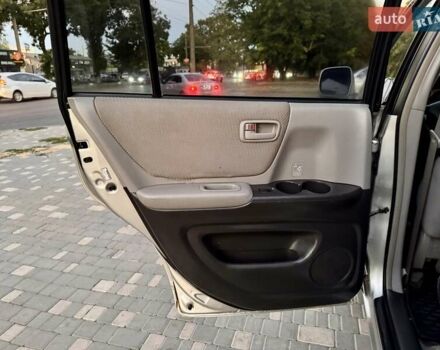 Серый Тойота Хайлендер, объемом двигателя 2.4 л и пробегом 279 тыс. км за 7999 $, фото 57 на Automoto.ua