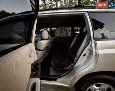 Серый Тойота Хайлендер, объемом двигателя 2.4 л и пробегом 279 тыс. км за 7999 $, фото 60 на Automoto.ua