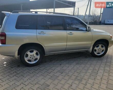 Серый Тойота Хайлендер, объемом двигателя 3.3 л и пробегом 250 тыс. км за 10000 $, фото 3 на Automoto.ua