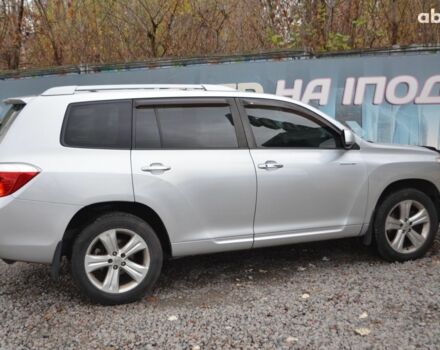 Серый Тойота Хайлендер, объемом двигателя 0 л и пробегом 221 тыс. км за 12000 $, фото 3 на Automoto.ua