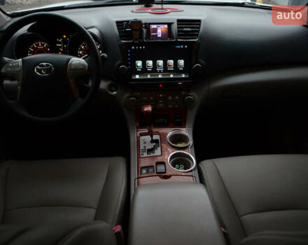 Серый Тойота Хайлендер, объемом двигателя 3.5 л и пробегом 221 тыс. км за 11500 $, фото 8 на Automoto.ua