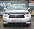 Серый Тойота Хайлендер, объемом двигателя 3.5 л и пробегом 221 тыс. км за 11500 $, фото 1 на Automoto.ua