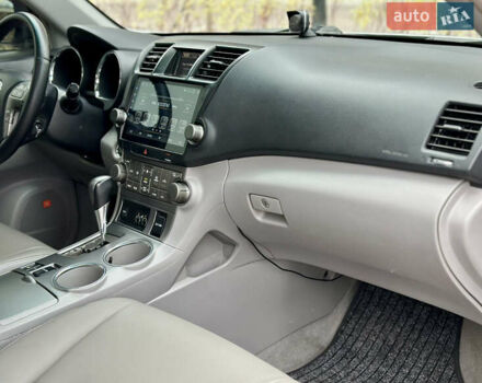 Сірий Тойота Хайлендер, об'ємом двигуна 3.5 л та пробігом 222 тис. км за 11890 $, фото 33 на Automoto.ua