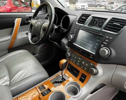 Тойота Хайлендер 2008 в Днепре (Днепропетровске) на Automoto.ua Серый Тойота Хайлендер, объемом двигателя 3.3 л и пробегом 217 тыс. км за 9800 $, фото 19 на Automoto.ua