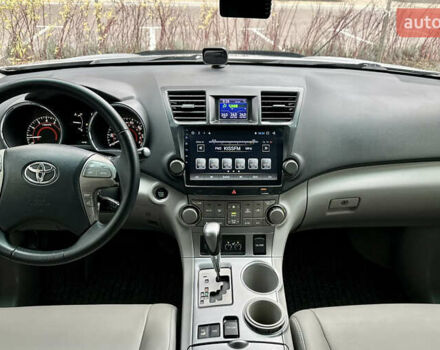 Сірий Тойота Хайлендер, об'ємом двигуна 3.5 л та пробігом 222 тис. км за 11890 $, фото 25 на Automoto.ua