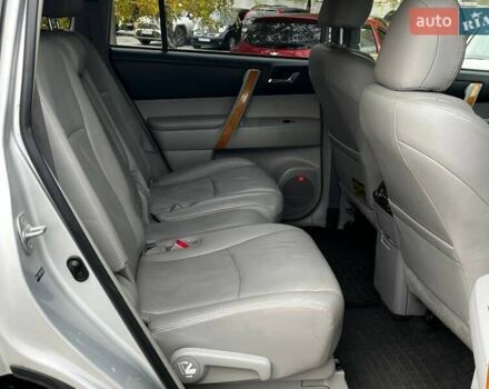 Тойота Хайлендер 2008 в Днепре (Днепропетровске) на Automoto.ua Серый Тойота Хайлендер, объемом двигателя 3.3 л и пробегом 217 тыс. км за 9800 $, фото 16 на Automoto.ua