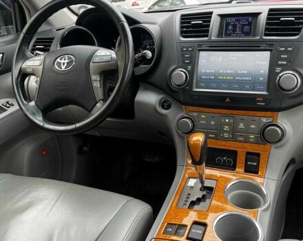 Тойота Хайлендер 2008 в Днепре (Днепропетровске) на Automoto.ua Серый Тойота Хайлендер, объемом двигателя 3.3 л и пробегом 217 тыс. км за 9800 $, фото 22 на Automoto.ua