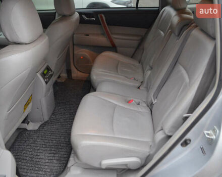 Серый Тойота Хайлендер, объемом двигателя 3.5 л и пробегом 221 тыс. км за 11500 $, фото 23 на Automoto.ua