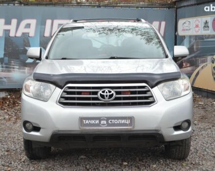Серый Тойота Хайлендер, объемом двигателя 0 л и пробегом 221 тыс. км за 12000 $, фото 1 на Automoto.ua