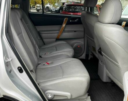 Тойота Хайлендер 2008 в Днепре (Днепропетровске) на Automoto.ua Серый Тойота Хайлендер, объемом двигателя 3.3 л и пробегом 217 тыс. км за 9800 $, фото 16 на Automoto.ua