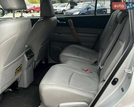 Тойота Хайлендер 2008 в Днепре (Днепропетровске) на Automoto.ua Серый Тойота Хайлендер, объемом двигателя 3.3 л и пробегом 217 тыс. км за 9800 $, фото 14 на Automoto.ua