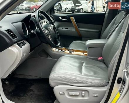 Тойота Хайлендер 2008 в Днепре (Днепропетровске) на Automoto.ua Серый Тойота Хайлендер, объемом двигателя 3.3 л и пробегом 217 тыс. км за 9800 $, фото 11 на Automoto.ua