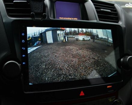 Серый Тойота Хайлендер, объемом двигателя 0 л и пробегом 221 тыс. км за 12000 $, фото 18 на Automoto.ua