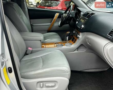 Тойота Хайлендер 2008 в Днепре (Днепропетровске) на Automoto.ua Серый Тойота Хайлендер, объемом двигателя 3.3 л и пробегом 217 тыс. км за 9800 $, фото 18 на Automoto.ua