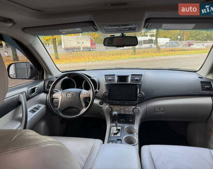 Тойота Хайлендер 2008 в Днепре (Днепропетровске) на Automoto.ua Серый Тойота Хайлендер, объемом двигателя 3.46 л и пробегом 192 тыс. км за 13500 $, фото 17 на Automoto.ua