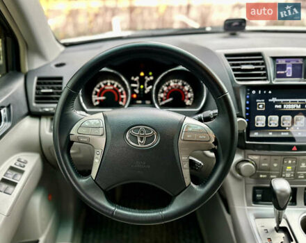 Сірий Тойота Хайлендер, об'ємом двигуна 3.5 л та пробігом 222 тис. км за 11890 $, фото 24 на Automoto.ua