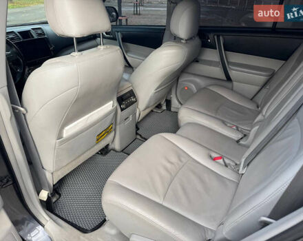 Тойота Хайлендер 2008 в Днепре (Днепропетровске) на Automoto.ua Серый Тойота Хайлендер, объемом двигателя 3.46 л и пробегом 192 тыс. км за 13500 $, фото 15 на Automoto.ua