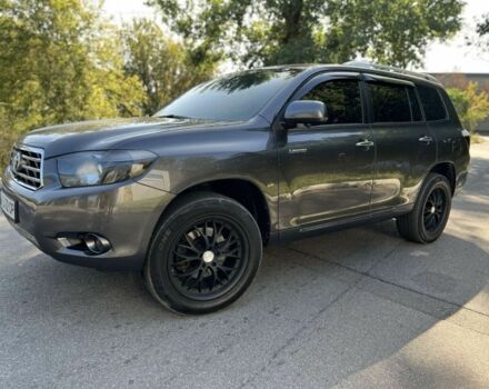 Тойота Хайлендер 2008 в Днепре (Днепропетровске) на Automoto.ua Серый Тойота Хайлендер, объемом двигателя 3.5 л и пробегом 195 тыс. км за 10300 $, фото 1 на Automoto.ua