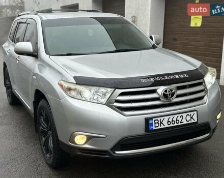 Серый Тойота Хайлендер, объемом двигателя 3.46 л и пробегом 290 тыс. км за 14999 $, фото 1 на Automoto.ua