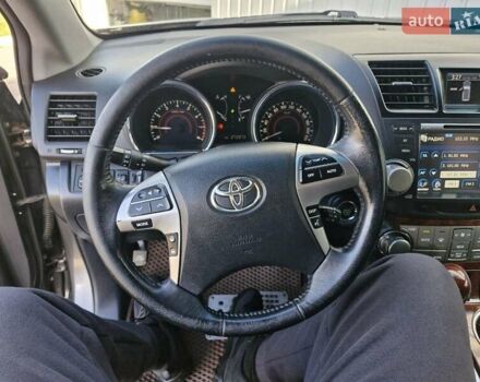 Серый Тойота Хайлендер, объемом двигателя 3.5 л и пробегом 272 тыс. км за 16999 $, фото 19 на Automoto.ua