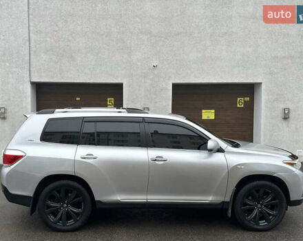 Серый Тойота Хайлендер, объемом двигателя 3.46 л и пробегом 290 тыс. км за 14999 $, фото 4 на Automoto.ua